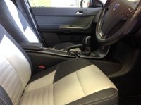 USED 2011 11 VOLVO V50 1.6 D2 R-DESIGN 5d 113 BHP 9 main dealer stamps