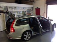 USED 2011 11 VOLVO V50 1.6 D2 R-DESIGN 5d 113 BHP 9 main dealer stamps