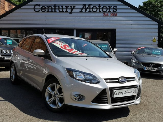 2013 63 Ford Focus 1.6 ZETEC 5d - BLUETOOTH 