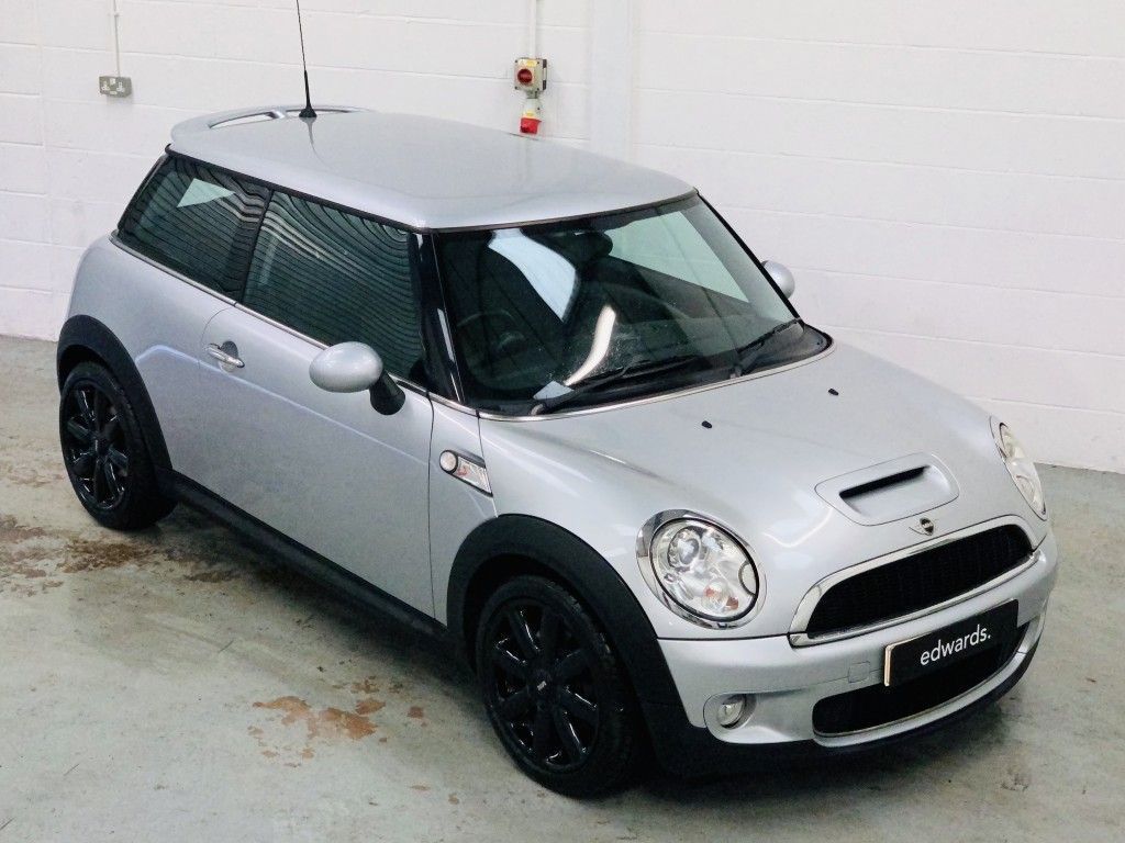 View our MINI HATCH COOPER