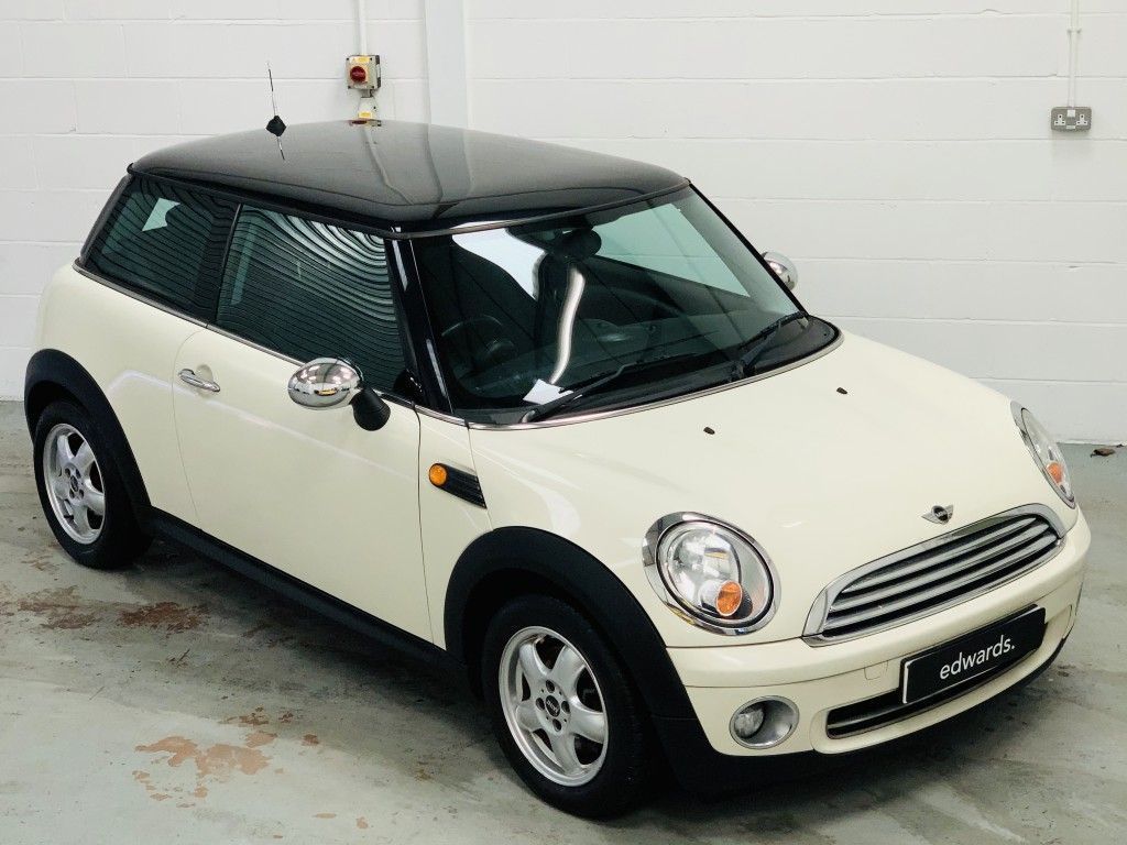 View our MINI HATCH COOPER