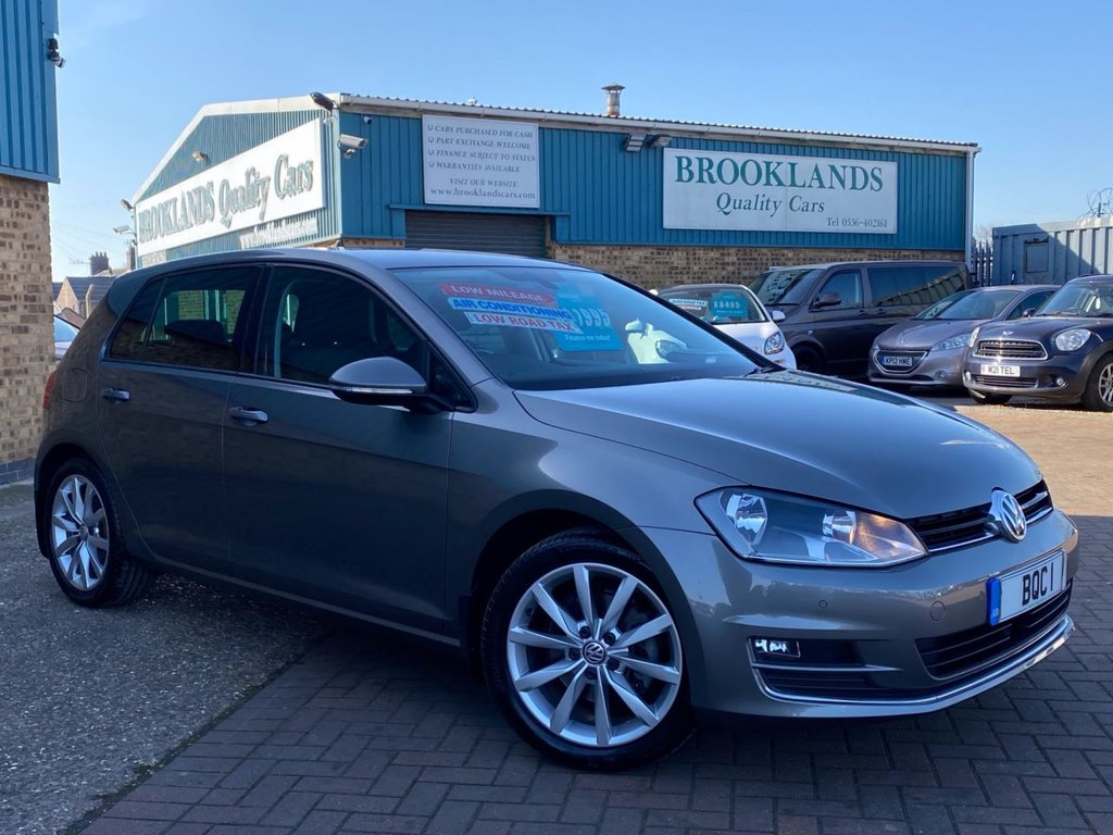 View our VOLKSWAGEN GOLF