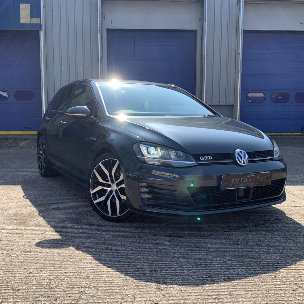 View our VOLKSWAGEN GOLF