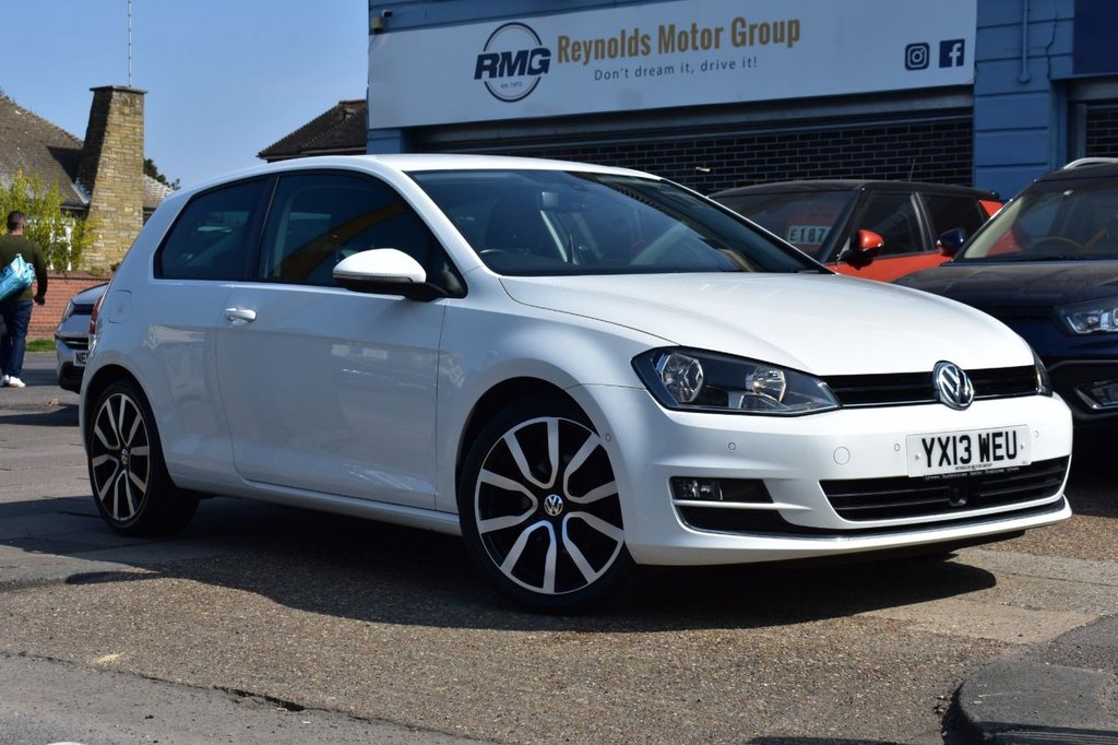 View our VOLKSWAGEN GOLF