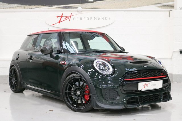 2015 15 MINI Hatch John Cooper Works 2.0 JOHN COOPER WORKS 3d 301 BHP