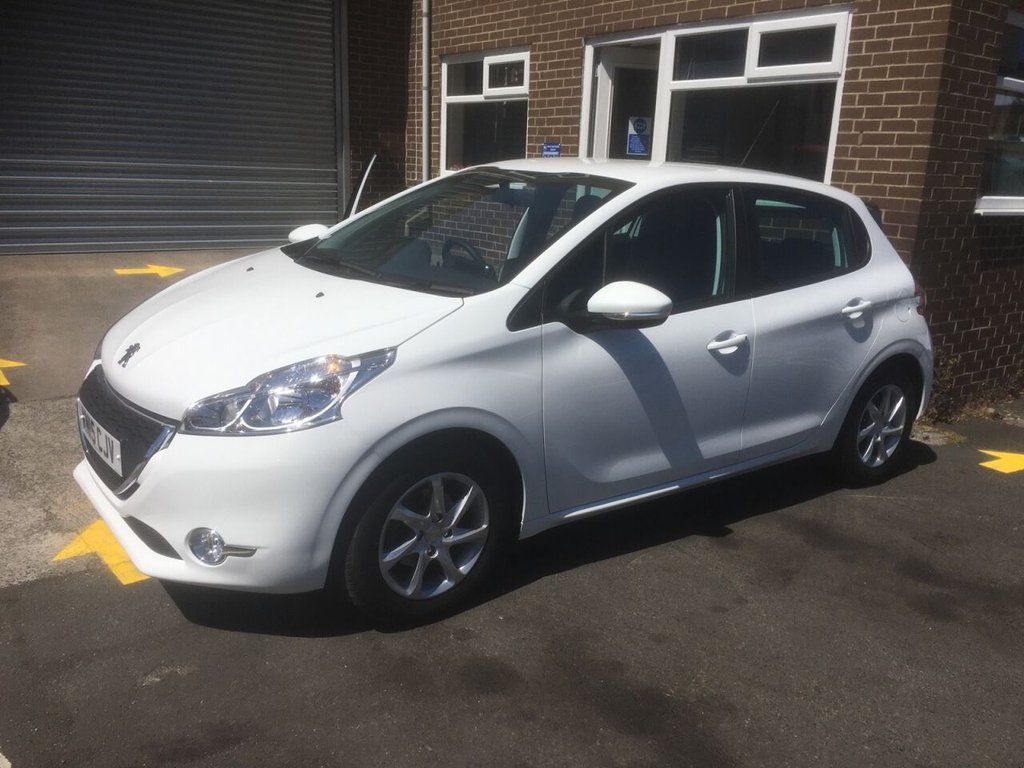 View our PEUGEOT 208