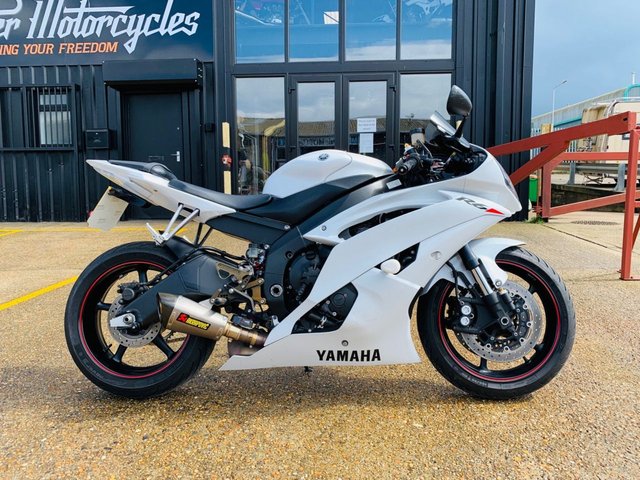 2011 11 Yamaha Yzf R6 MY10 