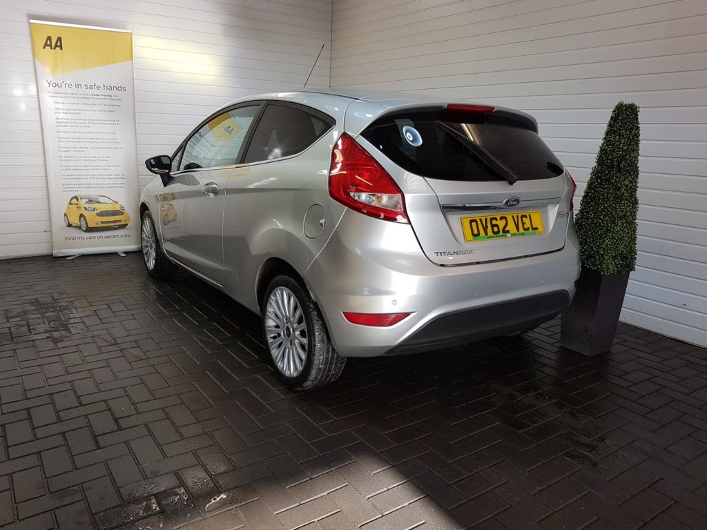 2012 Ford Fiesta Titanium 4 490