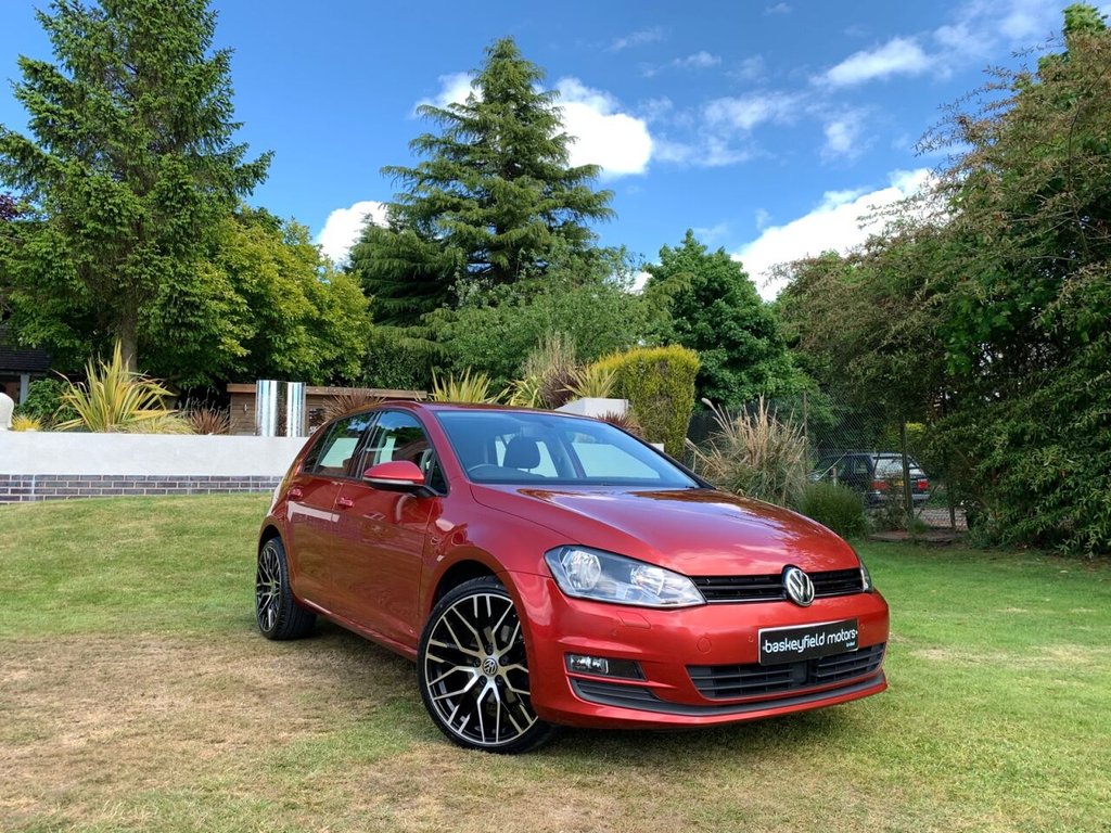 View our VOLKSWAGEN GOLF