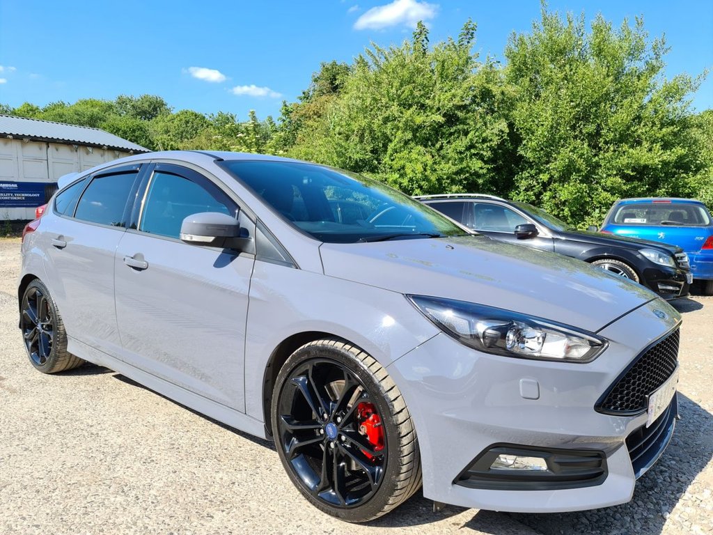 View our FORD FOCUS