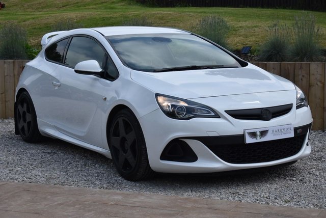2013 T Vauxhall Astra 2.0 VXR 3d 276 BHP