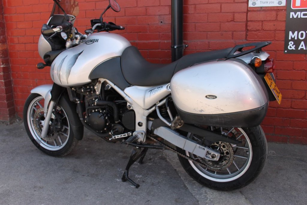 triumph tiger 955i panniers
