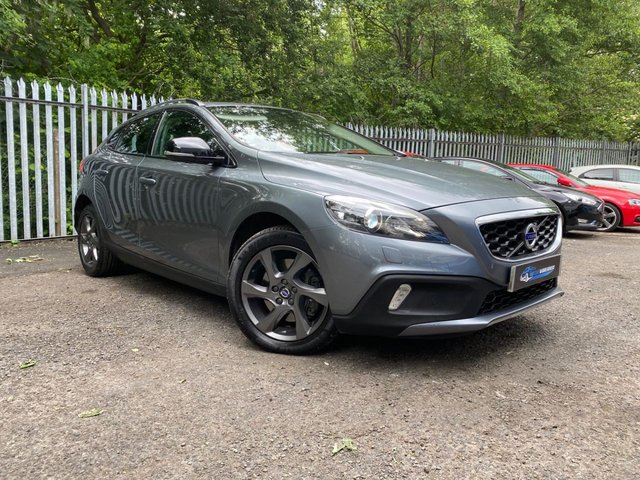 2015 15 Volvo V40 2.0 D2 CROSS COUNTRY LUX 5d 118 BHP