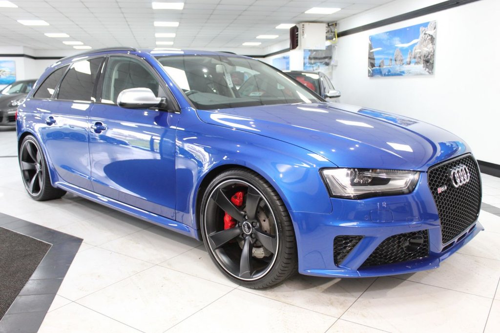 View our AUDI RS4 AVANT