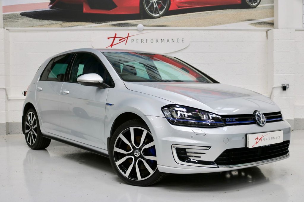 View our VOLKSWAGEN GOLF