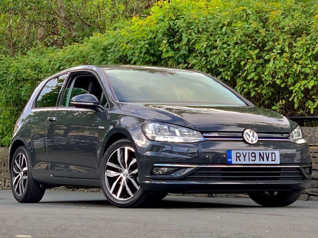 View our VOLKSWAGEN GOLF