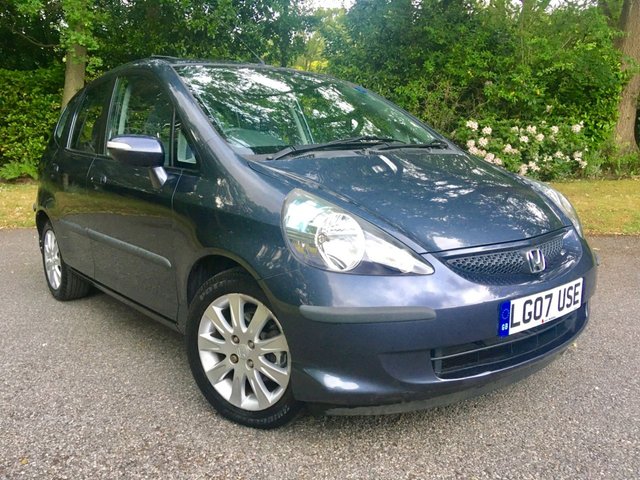 2007 07 Honda Jazz 1.3 DSI SE 5d AUTO 82 BHP ONLY 25,500 MILES / 1'FAMILY OWNER/ X12 MAIN HONDA DEALER STAMPS/SUNROOF