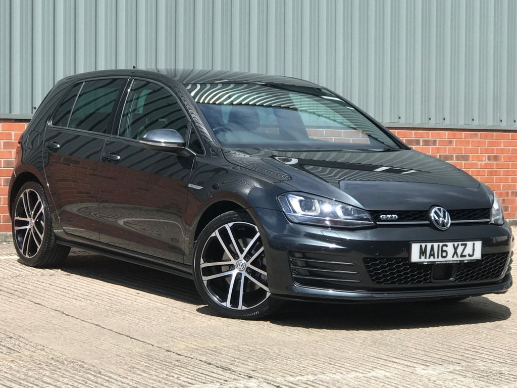 View our VOLKSWAGEN GOLF