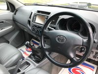 USED 2008 08 TOYOTA HI-LUX 3.0 INVINCIBLE D-4D 4X4 D/C  169 BHP LEATHER + SAT NAV *** NO VAT **