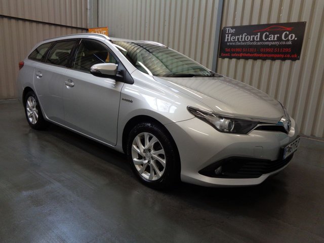 2018 67 Toyota Auris 1.8 VVT-I ICON TECH TOURING SPORTS 5d 135 BHP