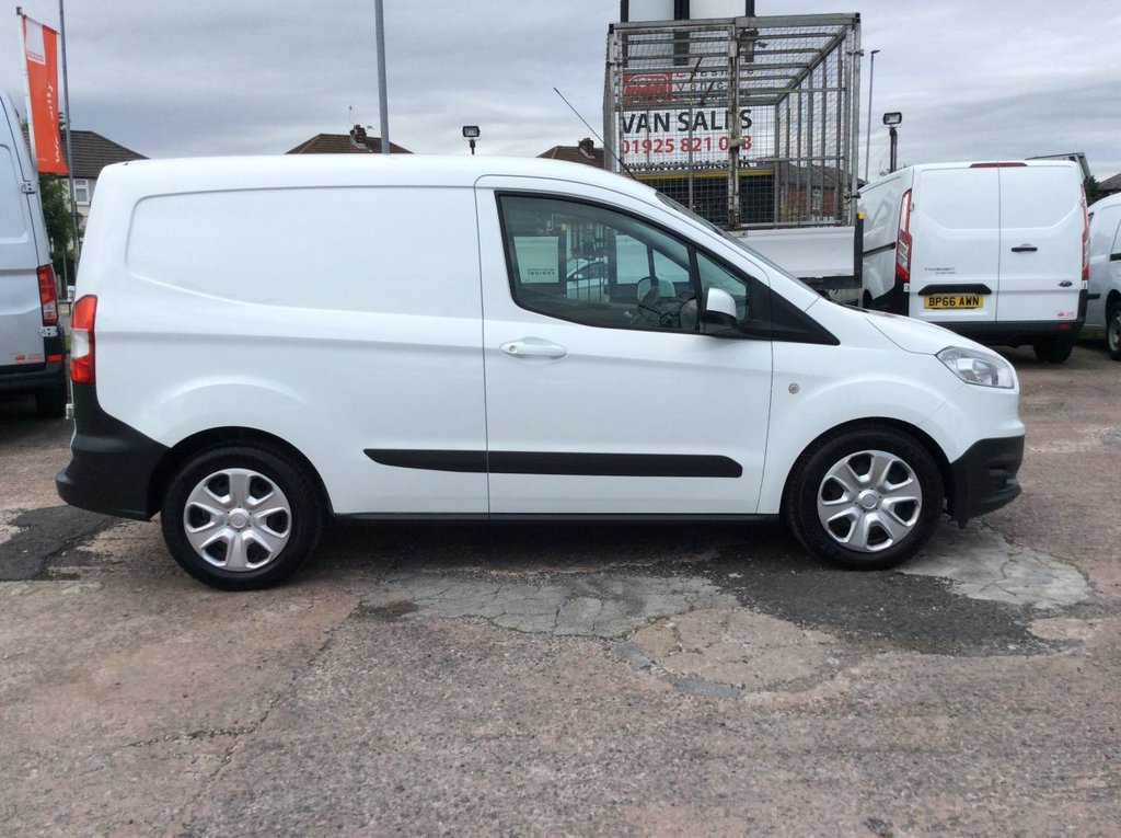 View our FORD TRANSIT COURIER
