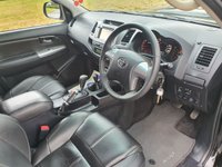 USED 2015 65 TOYOTA HI-LUX 3.0 INVINCIBLE 4X4 D-4D DCB 169 BHP SAT NAV + LEATHER ** NO VAT **