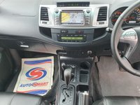 USED 2015 65 TOYOTA HI-LUX 3.0 INVINCIBLE 4X4 D-4D DCB 169 BHP SAT NAV + LEATHER ** NO VAT **