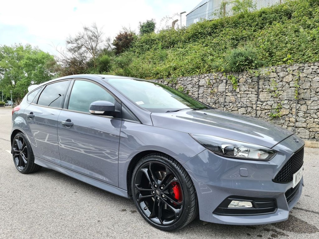View our FORD FOCUS
