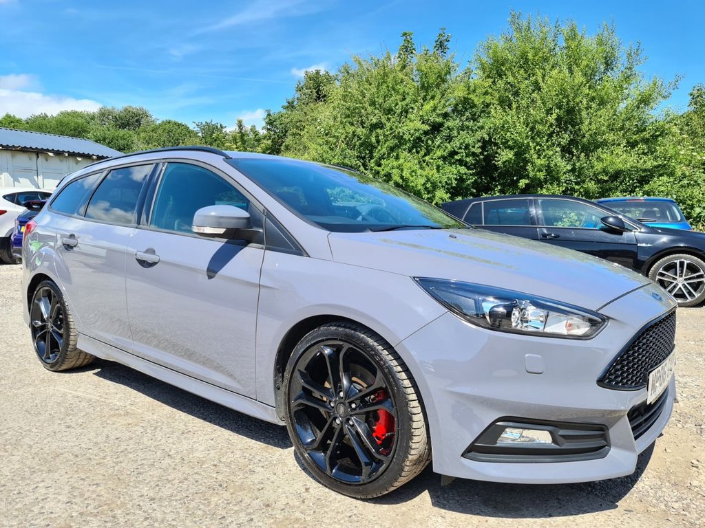 View our FORD FOCUS