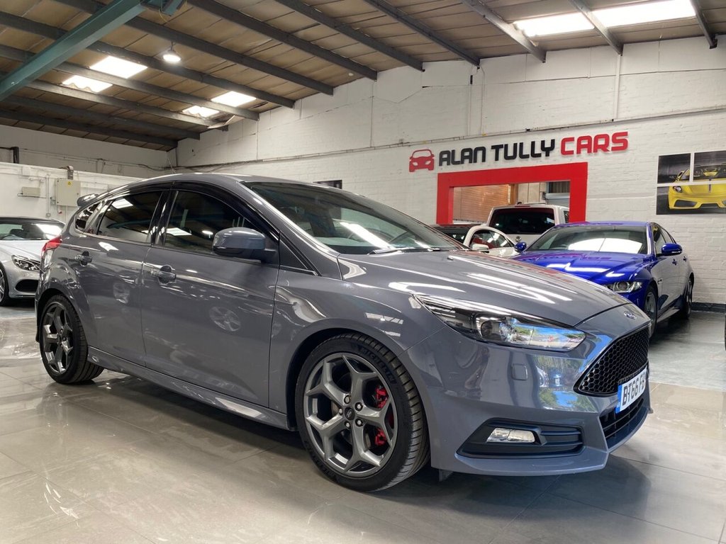 View our FORD FOCUS