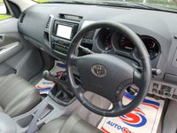 USED 2011 11 TOYOTA HI-LUX 3.0 INVINCIBLE 4X4 D-4D DCB 169 BHP PRICE 9250+ VAT 1850 TOTAL =111000
