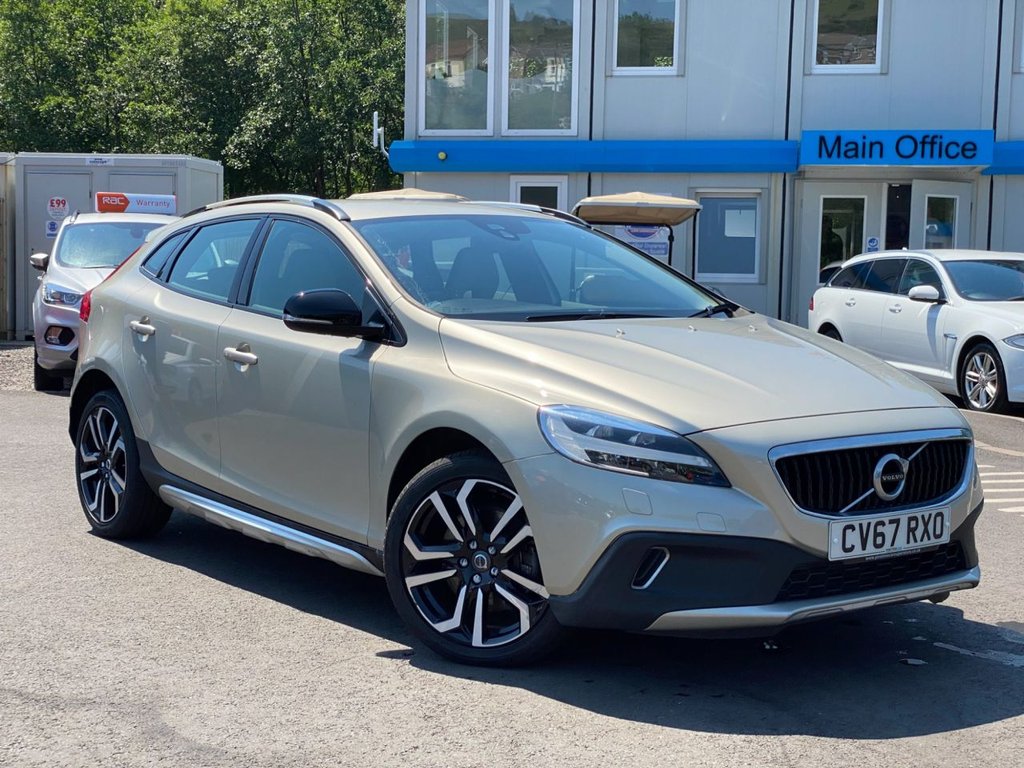 View our VOLVO V40
