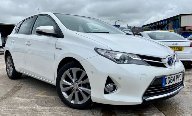 2014 64 TOYOTA AURIS 1.8 EXCEL VVT-I  PANORAMIC SUNROOF 1 FORMER KEEPER+FSH 5STAMPS+2 KEYS+ALLOY WHEELS+AIR CONDITIONING+PARKING SENSORS+&pound;20 ROAD TAX+MEDIA+REVERSE CAMERA+FOLDING MIRRORS+2 KEYS+PANORAMIC SUNROOF