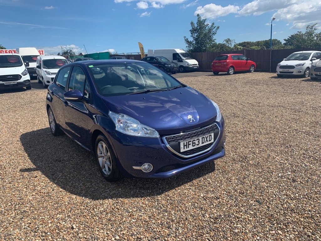 View our PEUGEOT 208