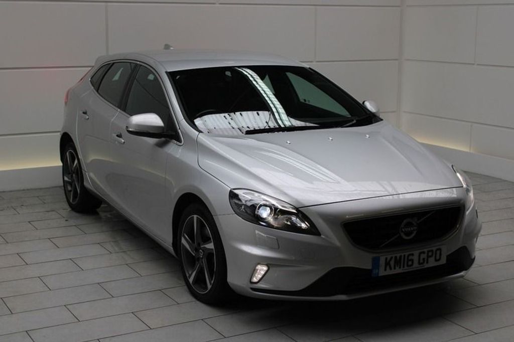 View our VOLVO V40