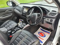 USED 2015 65 MITSUBISHI L200 2.4 DI-D 4X4 BARBARIAN DCB 178 BHP 3 MITSUBISHI DEALER STAMPS IN BOOK