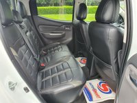 USED 2015 65 MITSUBISHI L200 2.4 DI-D 4X4 BARBARIAN DCB 178 BHP 3 MITSUBISHI DEALER STAMPS IN BOOK