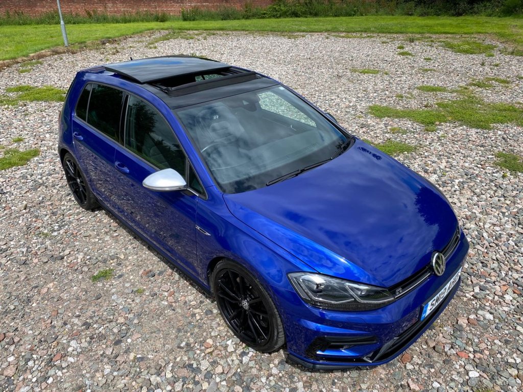 View our VOLKSWAGEN GOLF
