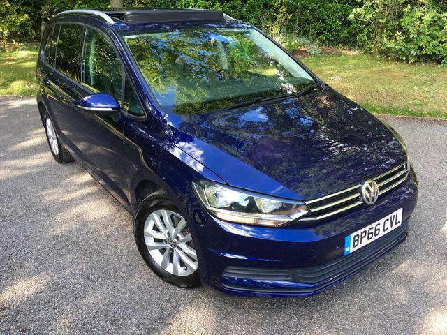 2016 66 Volkswagen Touran 1.2 SE FAMILY TSI BLUEMOTION TECHNOLOGY 5d 109 BHP SATNAV/PANORAMIC SUNROOF/1 OWNER/7-SEATER
