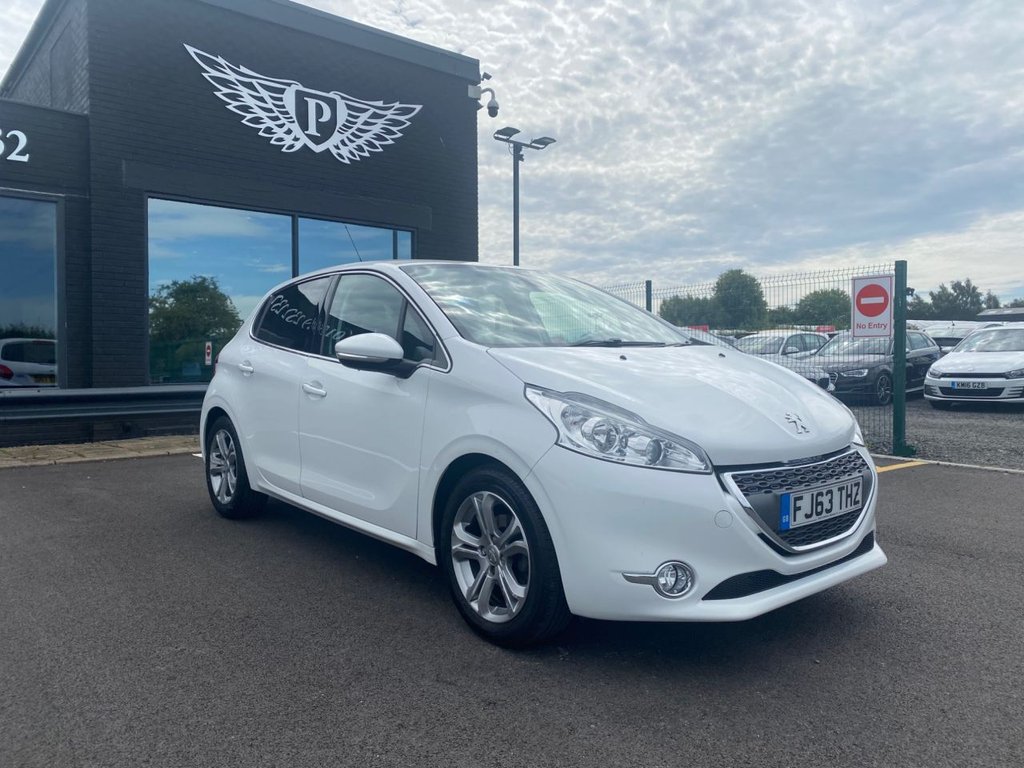 View our PEUGEOT 208