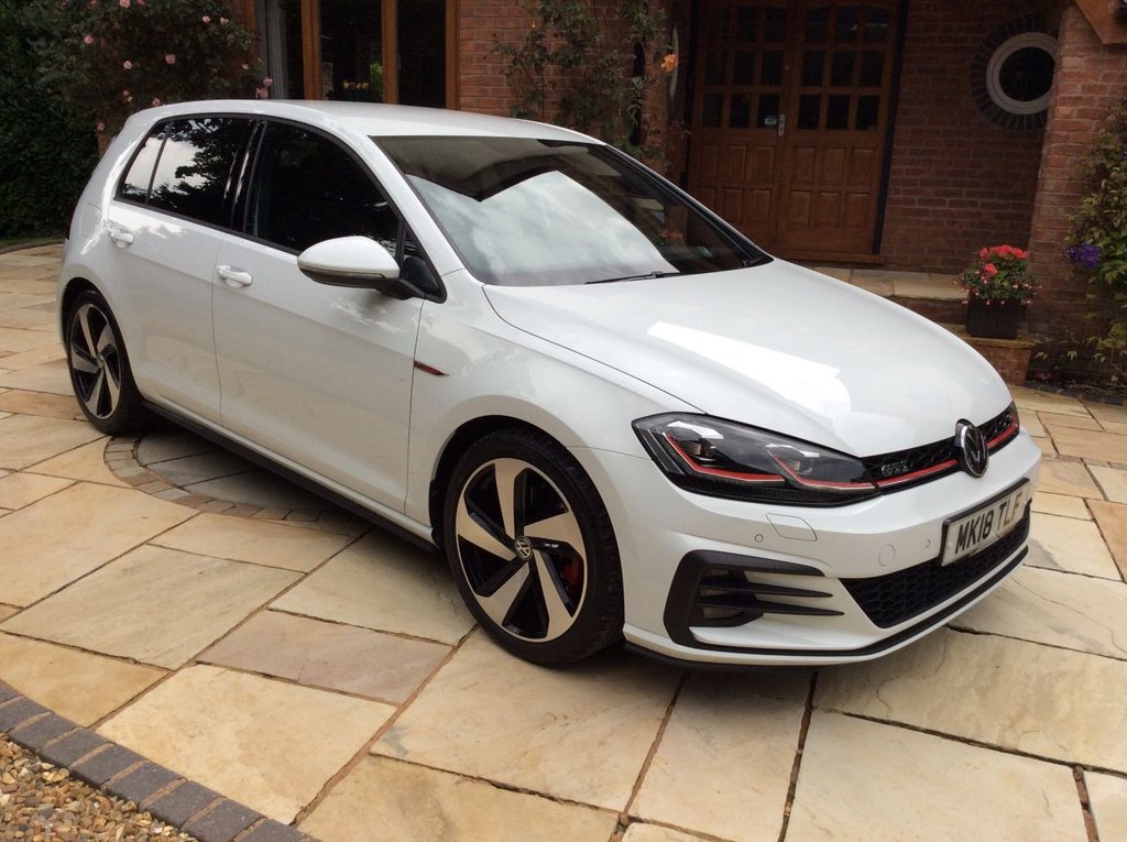 View our VOLKSWAGEN GOLF