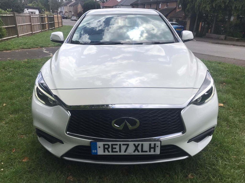 View our INFINITI Q30