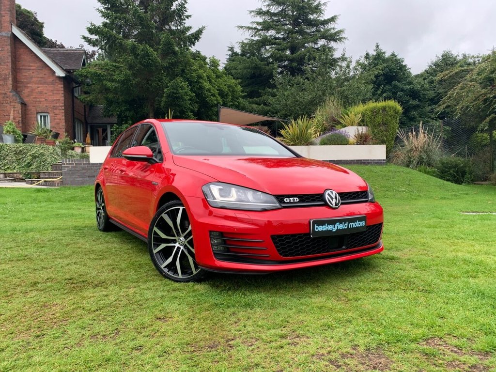 View our VOLKSWAGEN GOLF