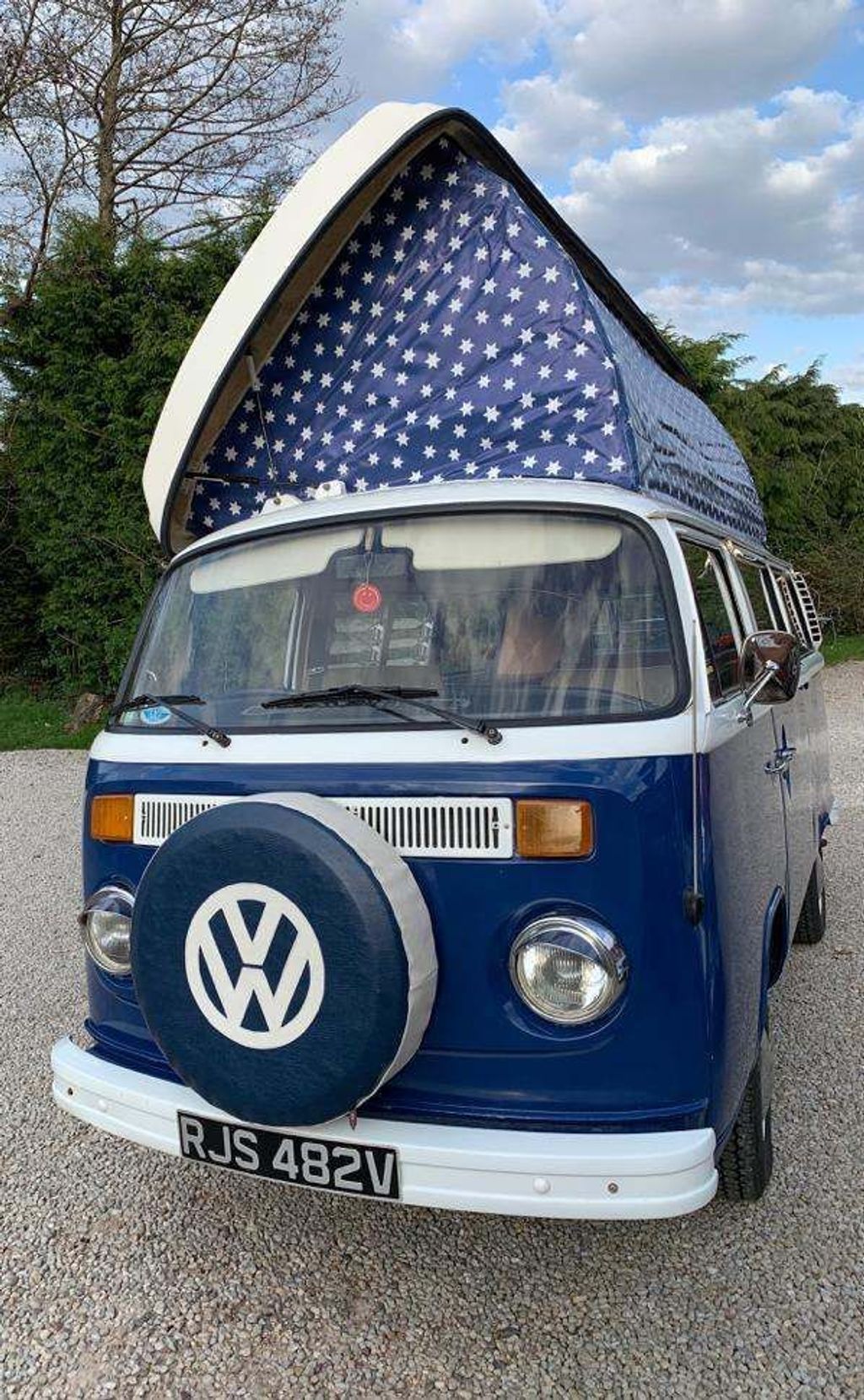 View our VOLKSWAGEN TRANSPORTER