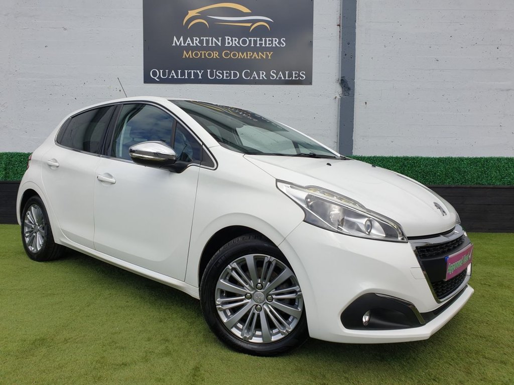 View our PEUGEOT 208