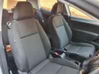 USED 2010 60 VOLKSWAGEN GOLF 1.6 S TDI 3d 89 BHP VERY ECONOMICAL- FAMILY OWNED - &pound;30 ROAD TAX - UP TO 70 MPG