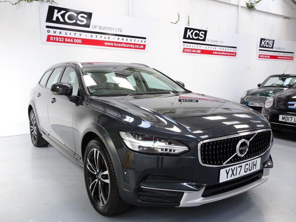 View our VOLVO V90
