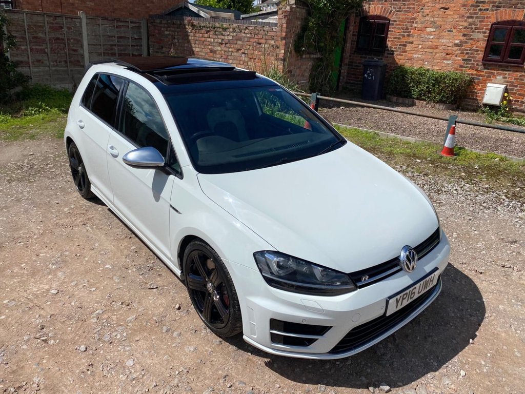 View our VOLKSWAGEN GOLF