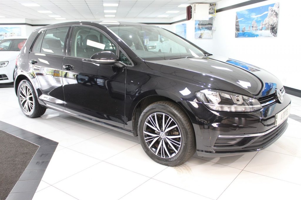 View our VOLKSWAGEN GOLF