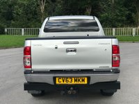 USED 2013 63 TOYOTA HI-LUX 3.0 INVINCIBLE 4X4 D-4D DCB 169 BHP LEATHER + CHOICES OF 7  IN STOCK